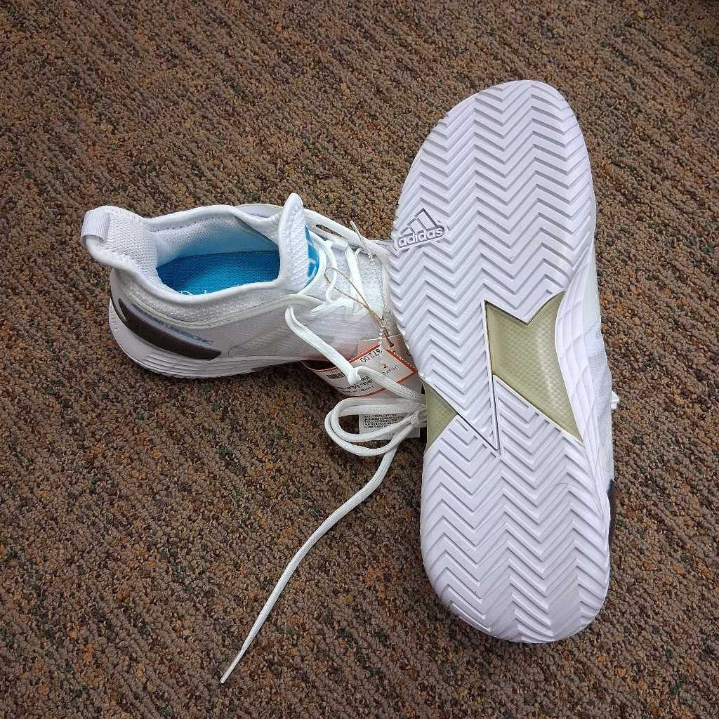 Adizero Ubersonic 4