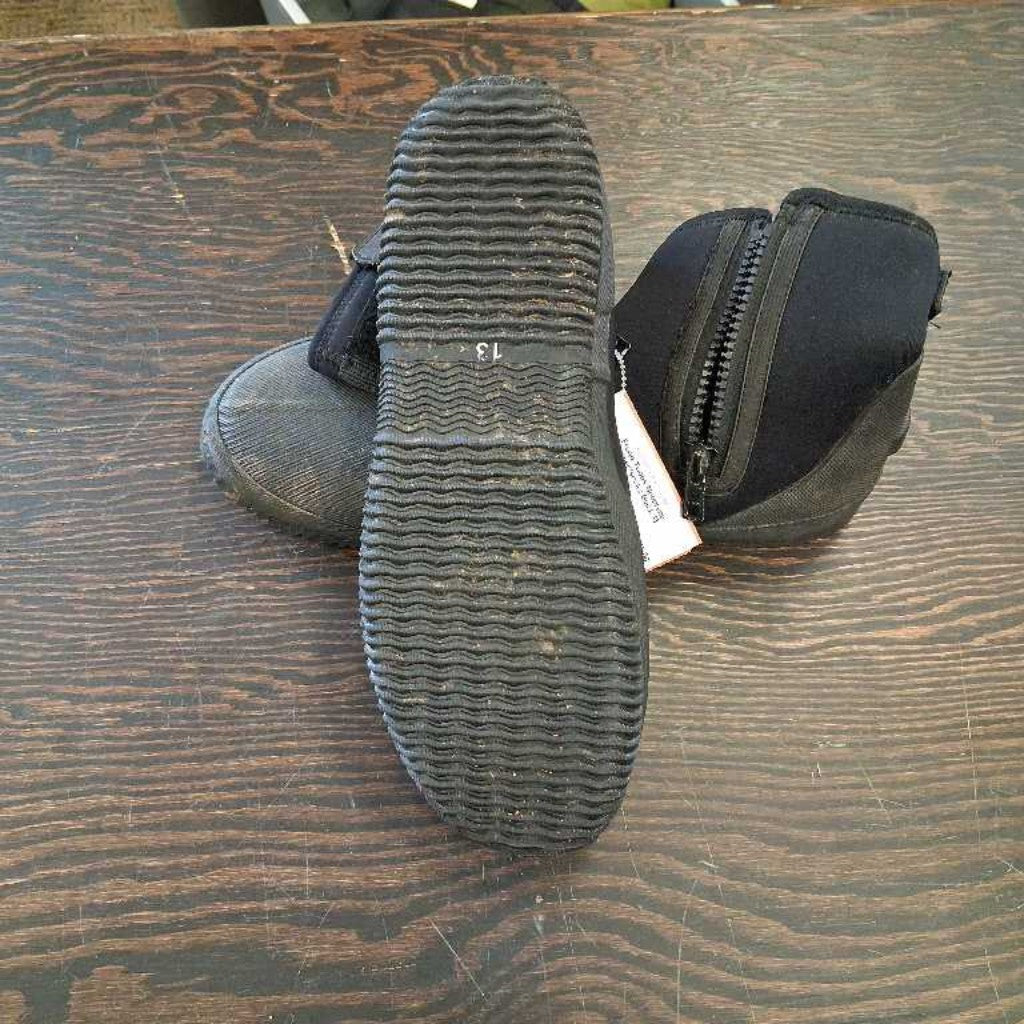 Neoprene booties/socks