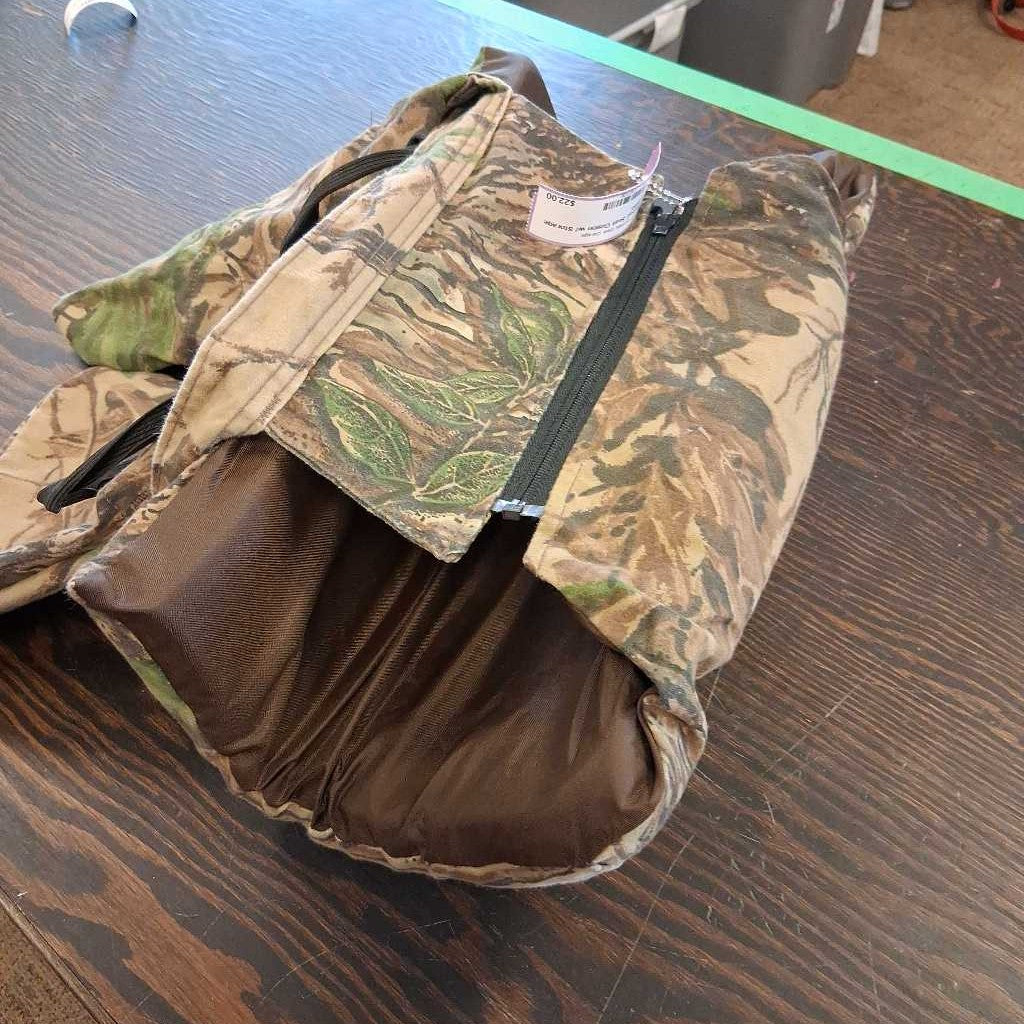Belted Seat Cusion w/ Storage