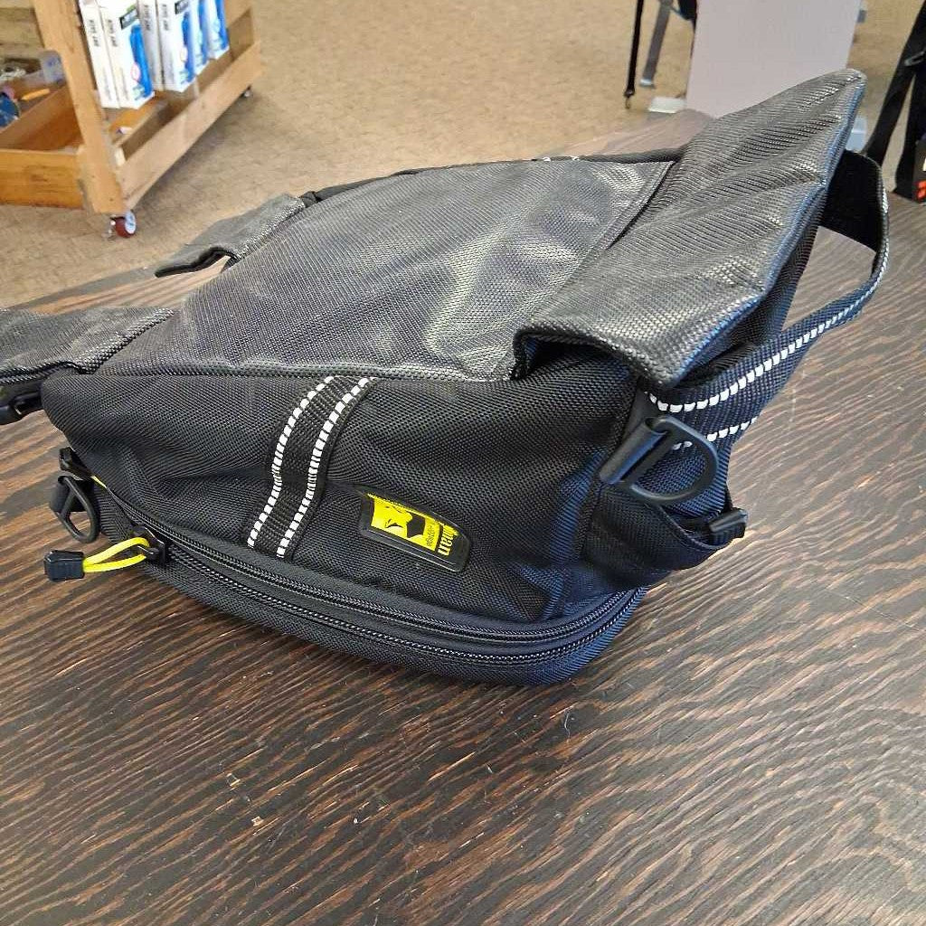 Tank bag w/ rain cover