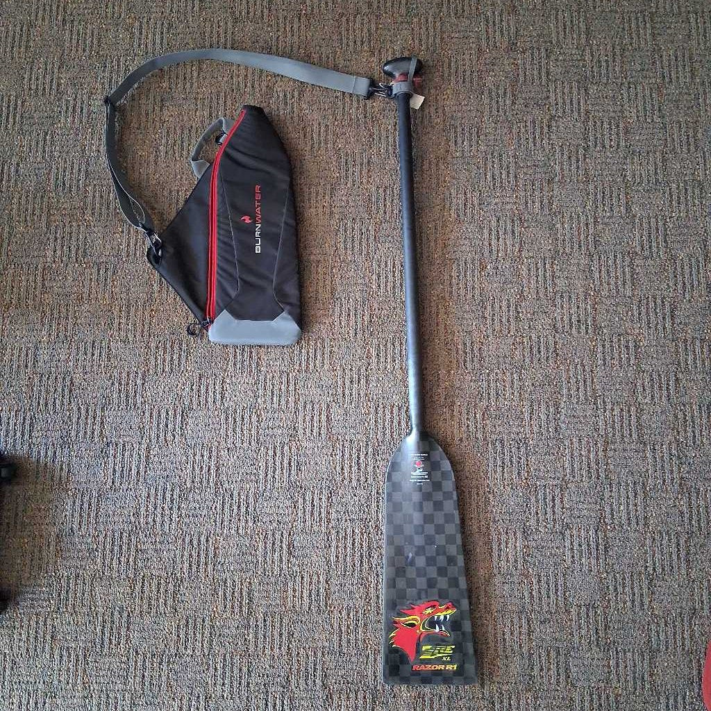 Dragonboat carbon race paddle w/ case