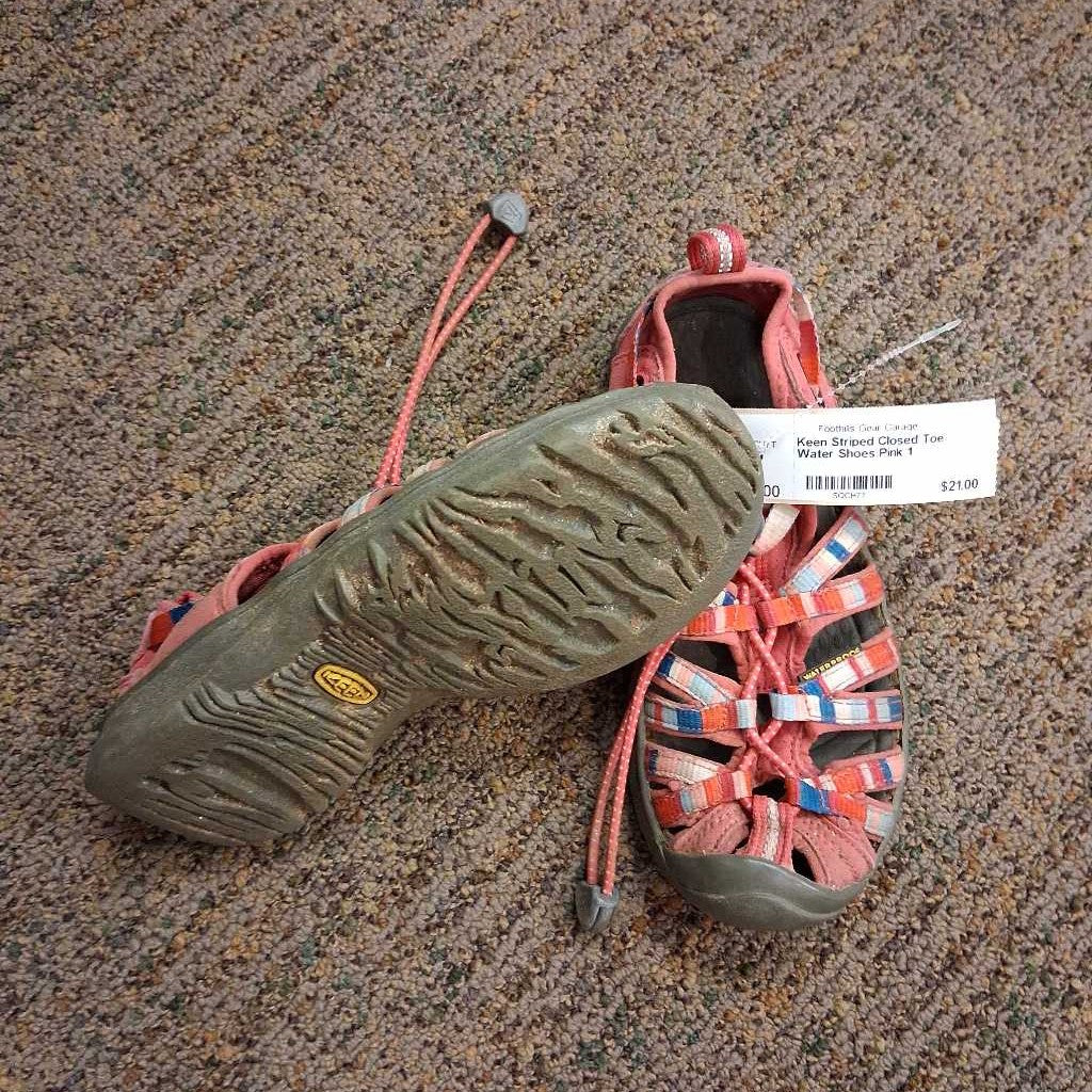 Striped Closed Toe Water Shoes