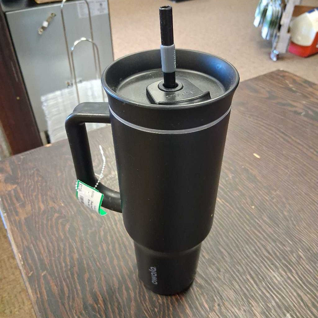 Insulated Tumbler with Straw