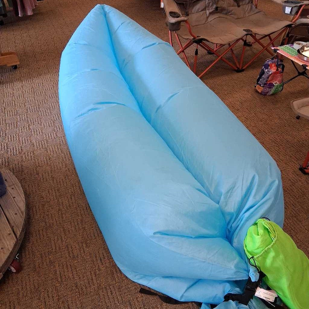 Inflatable sofa/lounger
