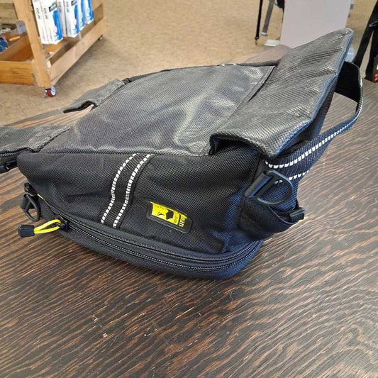 Tank bag w/ rain cover