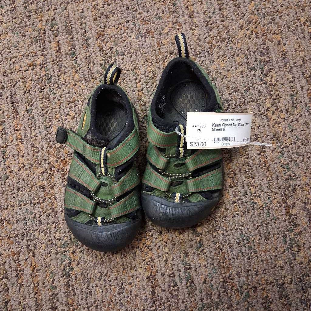 Closed Toe Water Shoes