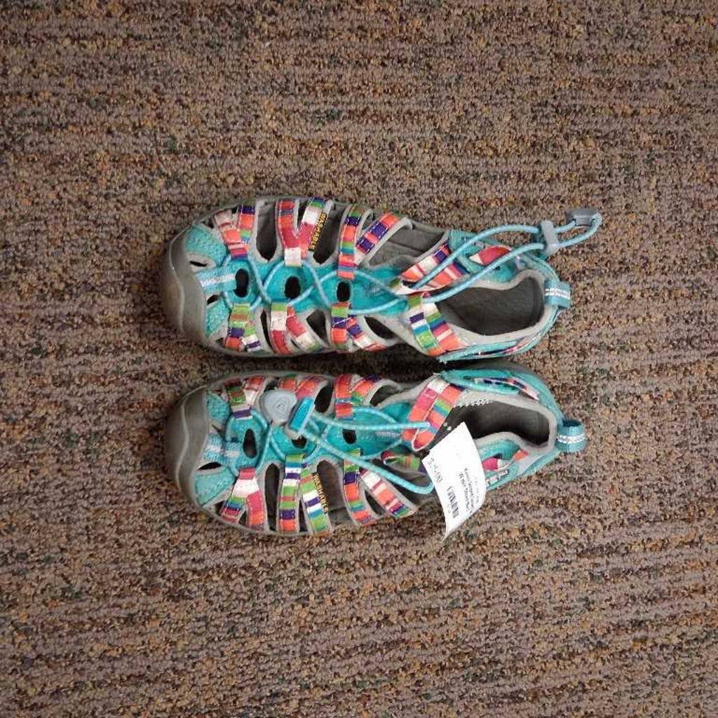 Striped Closed Toe Water Shoes