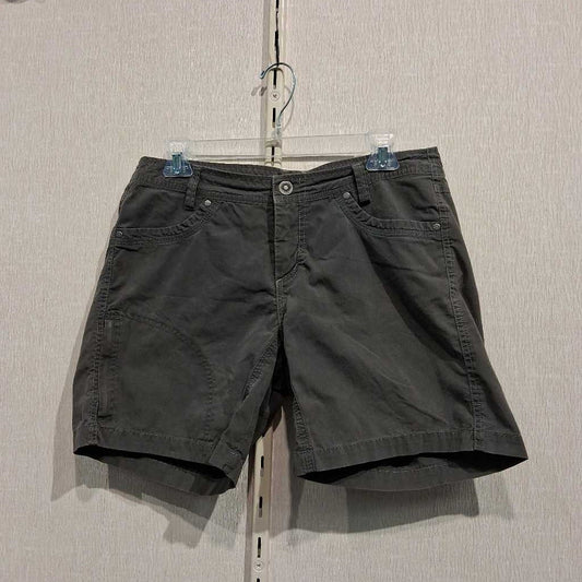 Shorts with Rivets
