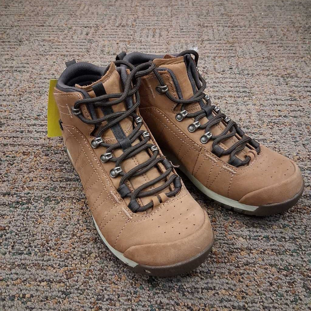 Bozeman Mid Leather B-Dry Boots