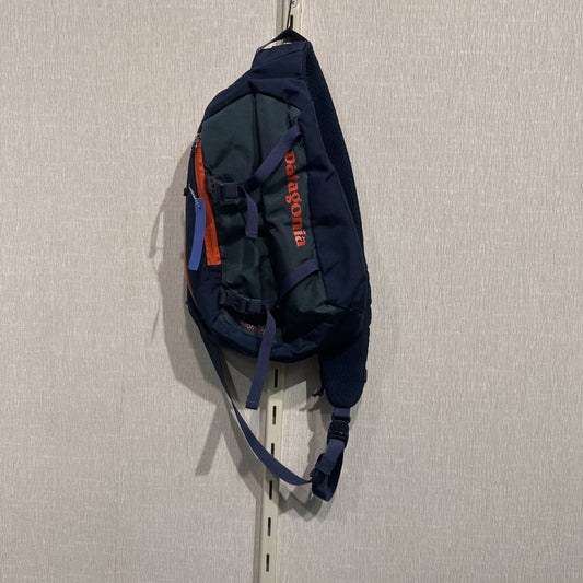 Atom Sling bag