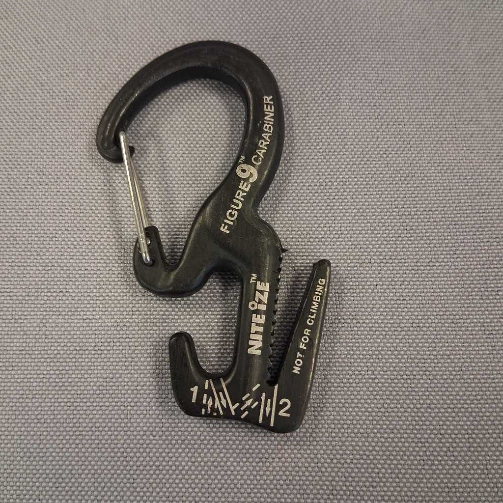Figure 9 biner (for 1/16" to 3/16" Rope)