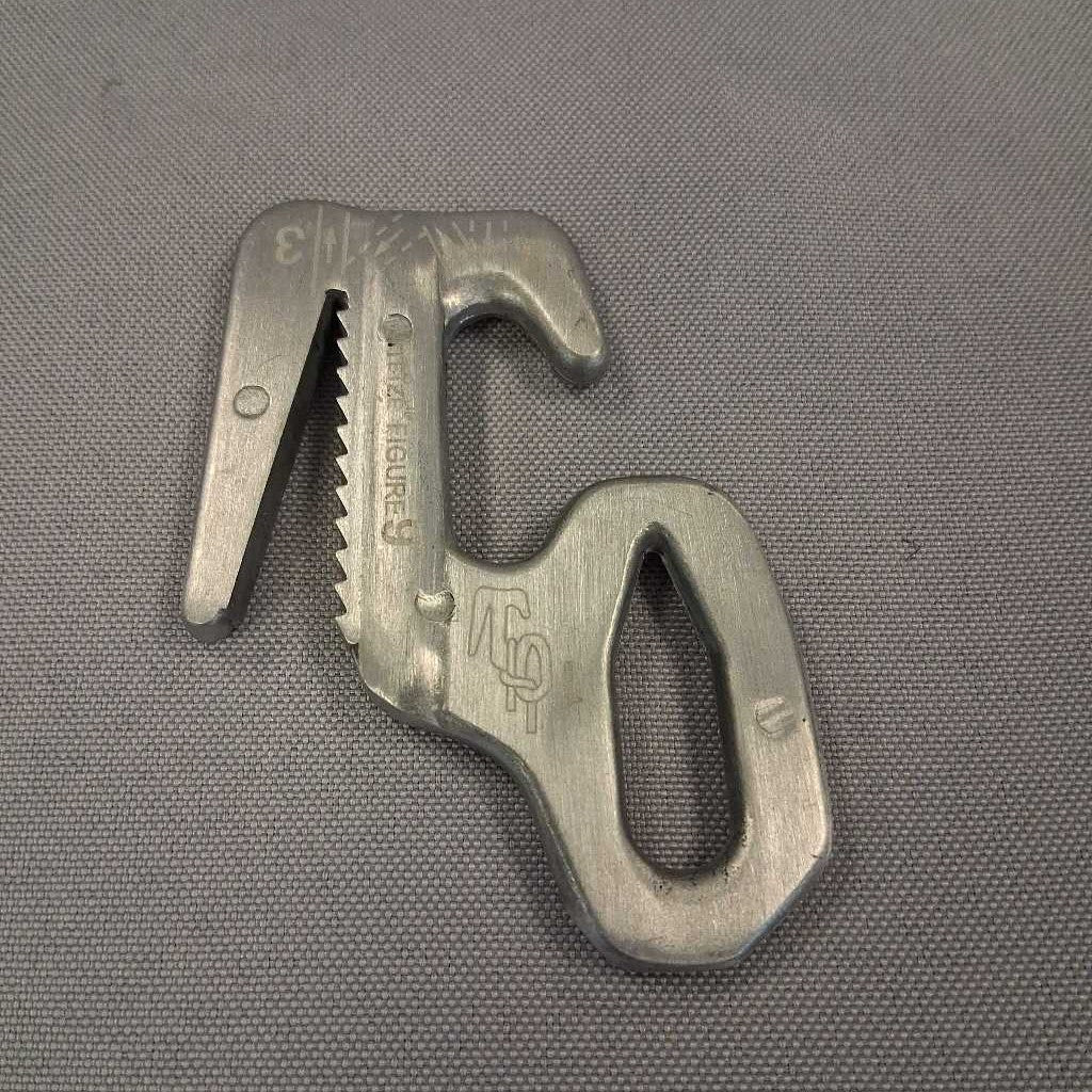 Figure 9 Rope Tightner (for 1/8" to 3/8" Rope)