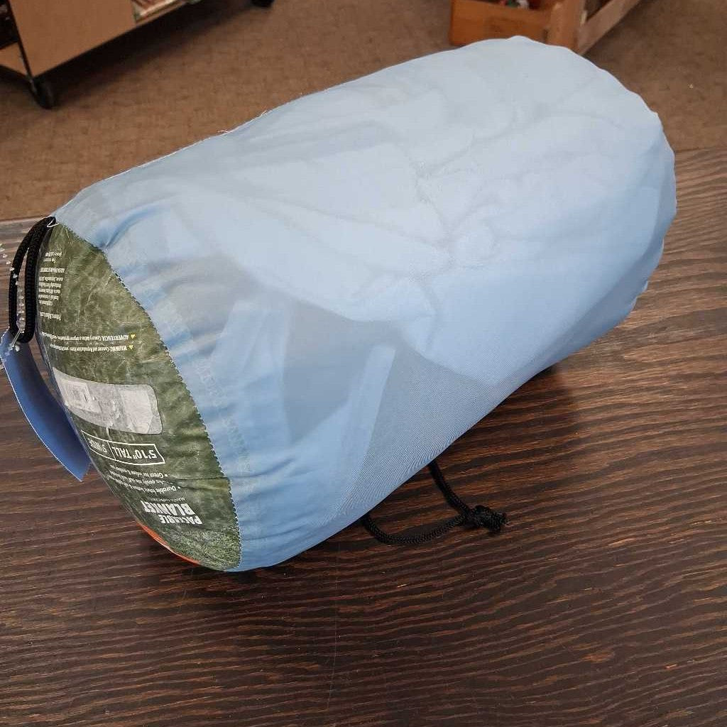 Packable blanket