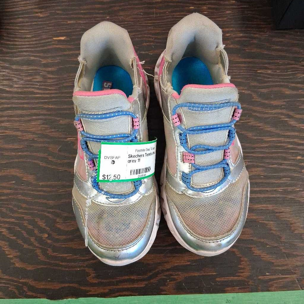 Tennis shoe, youth
