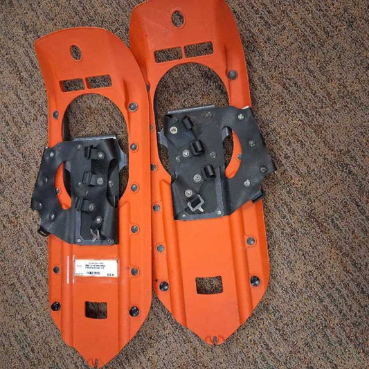 Denali snowshoe (*missing straps)